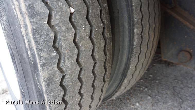 image for item DA1444 1996 Witzco Challenger RG35 lowboy equipment trailer