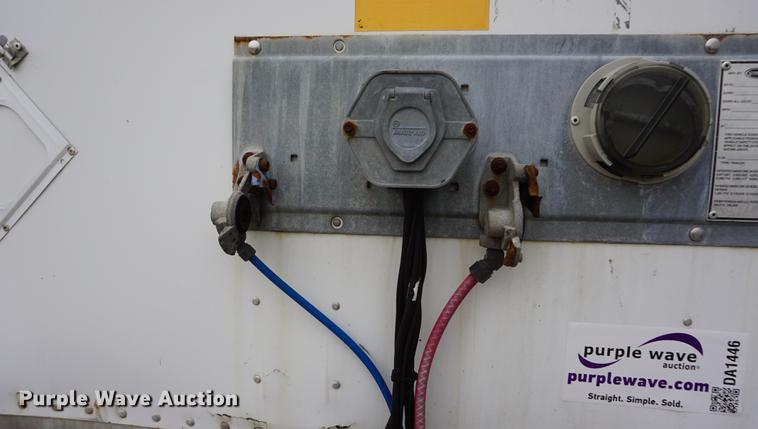 image for item DA1446 2006 Strick dry van trailer