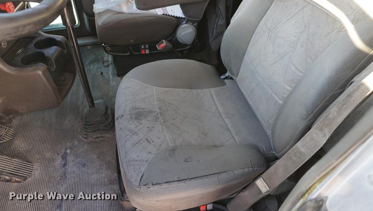 image for item DA1471 2007 Kenworth T600 semi truck