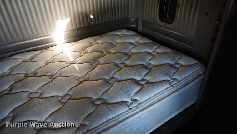 image for item DA1471 2007 Kenworth T600 semi truck