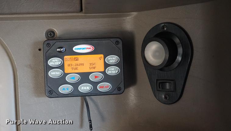 image for item DA1471 2007 Kenworth T600 semi truck