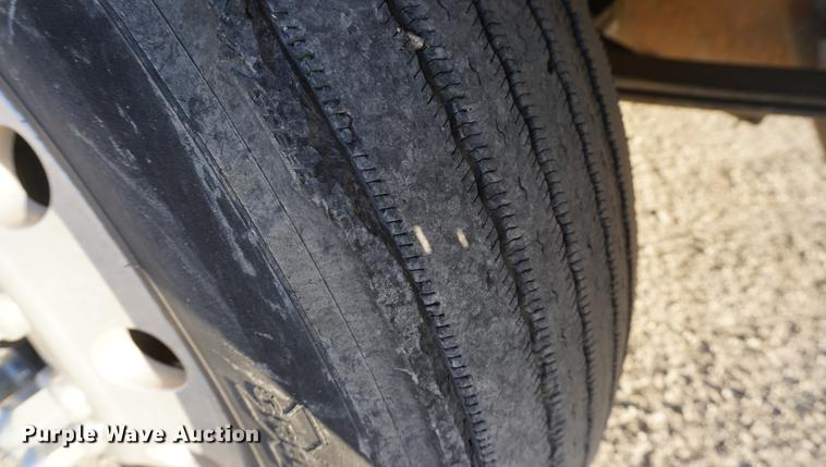 image for item DA1471 2007 Kenworth T600 semi truck