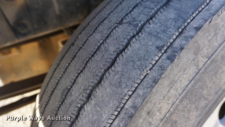 image for item DA1471 2007 Kenworth T600 semi truck