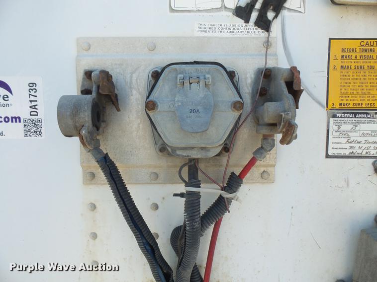 image for item DA1739 2000 Utility dry van trailer