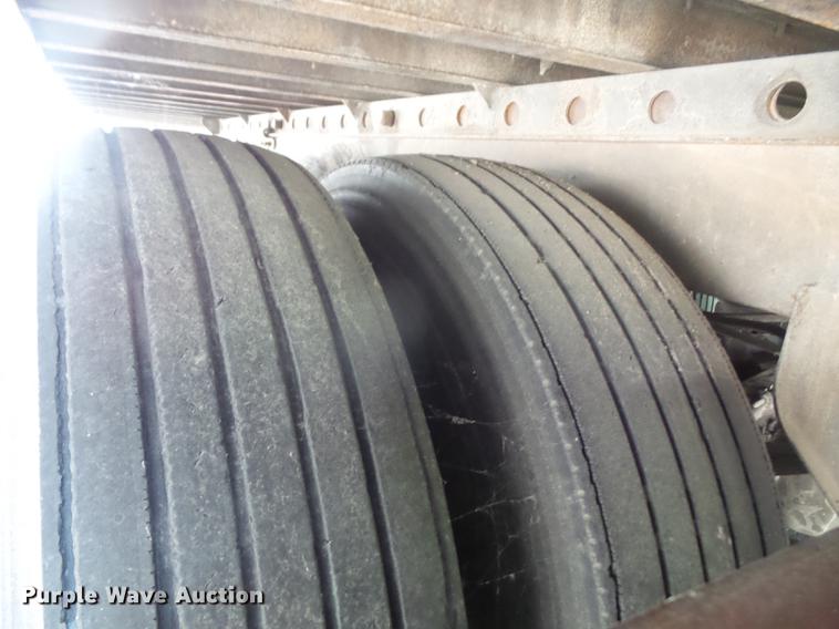 image for item DA1739 2000 Utility dry van trailer