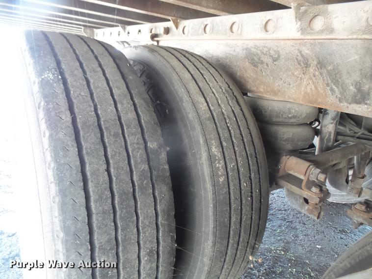 image for item DA1739 2000 Utility dry van trailer