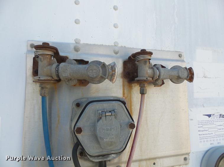 image for item DA1741 2000 Wabash dry van trailer