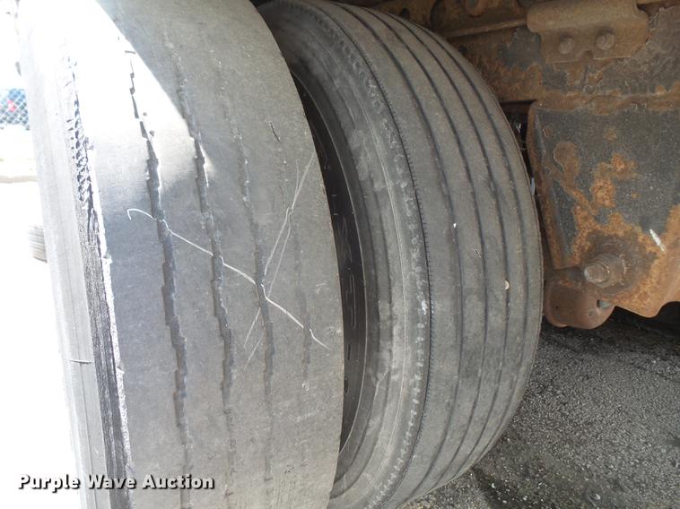 image for item DA1741 2000 Wabash dry van trailer