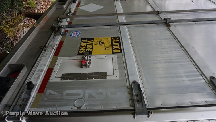 image for item DA1742 1999 Utility VS2RX refrigerated van trailer