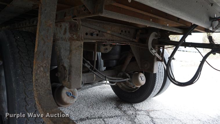 image for item DA1742 1999 Utility VS2RX refrigerated van trailer