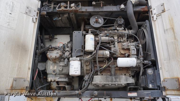 image for item DA1742 1999 Utility VS2RX refrigerated van trailer