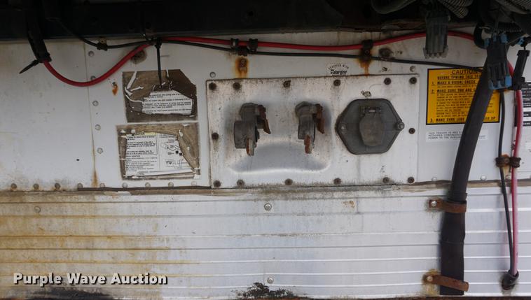 image for item DA1742 1999 Utility VS2RX refrigerated van trailer