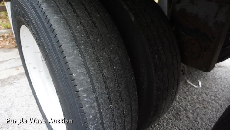 image for item DA1742 1999 Utility VS2RX refrigerated van trailer