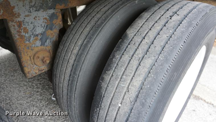 image for item DA1742 1999 Utility VS2RX refrigerated van trailer