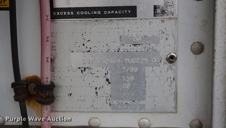 image for item DA1742 1999 Utility VS2RX refrigerated van trailer