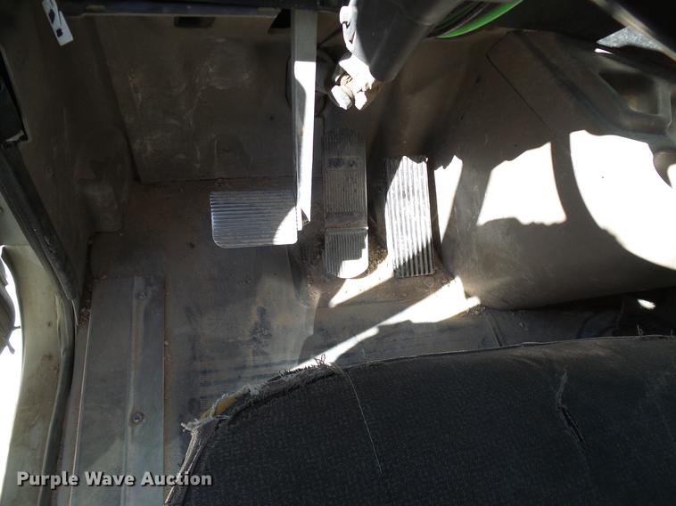 image for item DA6983 2006 International 9400i semi truck