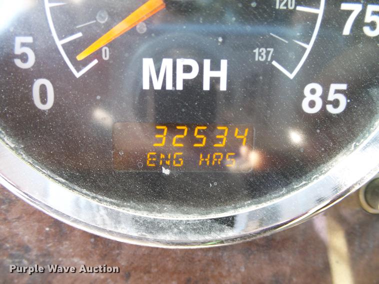 image for item DA6983 2006 International 9400i semi truck