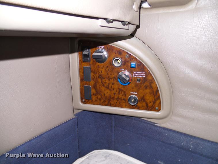 image for item DA6983 2006 International 9400i semi truck