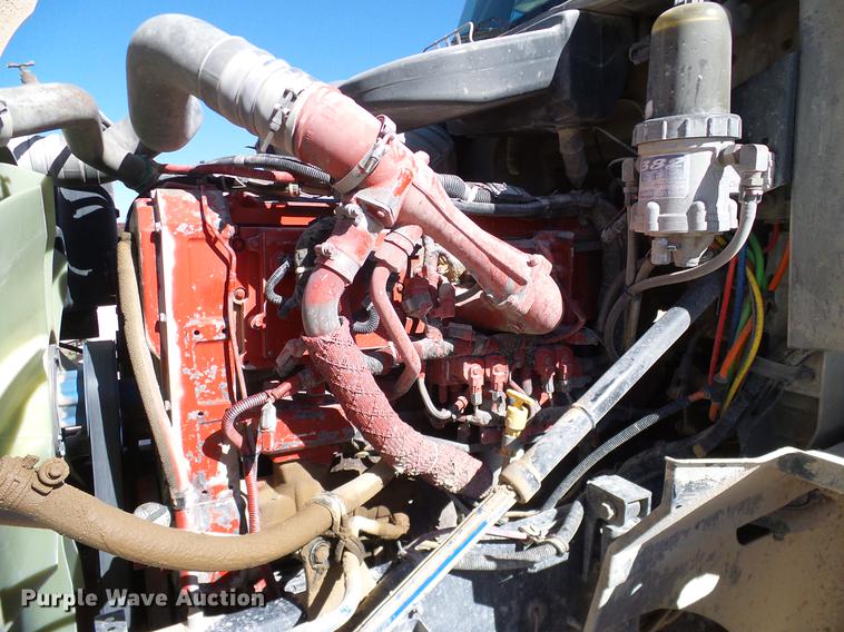 image for item DA6983 2006 International 9400i semi truck