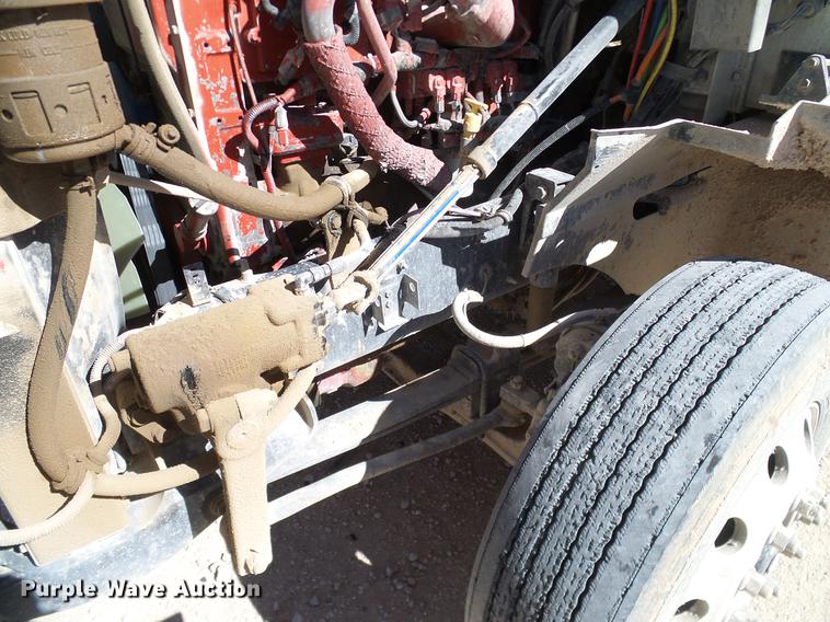 image for item DA6983 2006 International 9400i semi truck