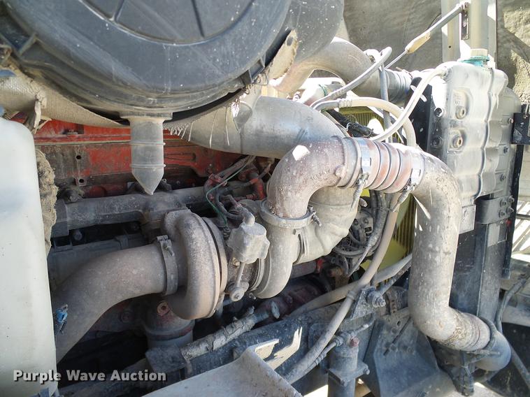 image for item DA6983 2006 International 9400i semi truck