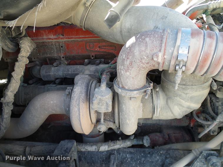 image for item DA6983 2006 International 9400i semi truck