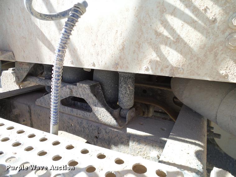 image for item DA6983 2006 International 9400i semi truck