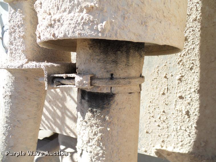 image for item DA6983 2006 International 9400i semi truck