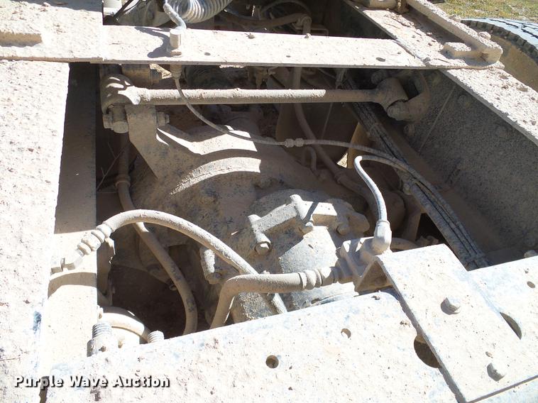 image for item DA6983 2006 International 9400i semi truck