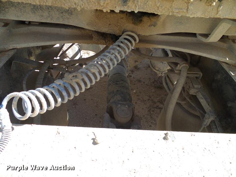 image for item DA6983 2006 International 9400i semi truck