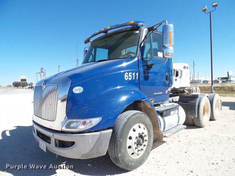 image for item DA6984 2010 International TranStar 8600 semi truck