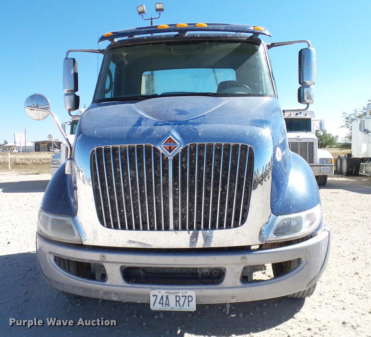 image for item DA6984 2010 International TranStar 8600 semi truck