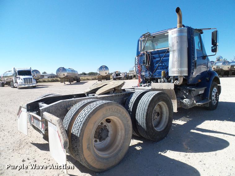 image for item DA6984 2010 International TranStar 8600 semi truck