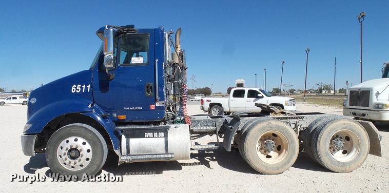 image for item DA6984 2010 International TranStar 8600 semi truck