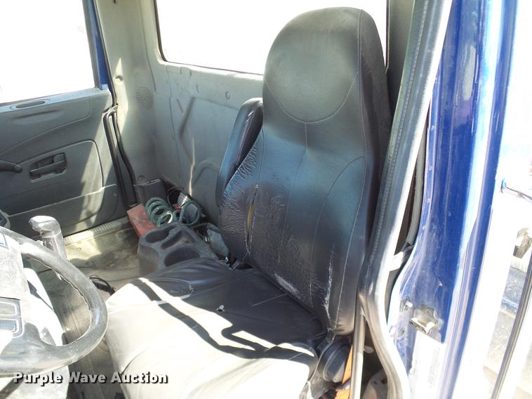 image for item DA6984 2010 International TranStar 8600 semi truck