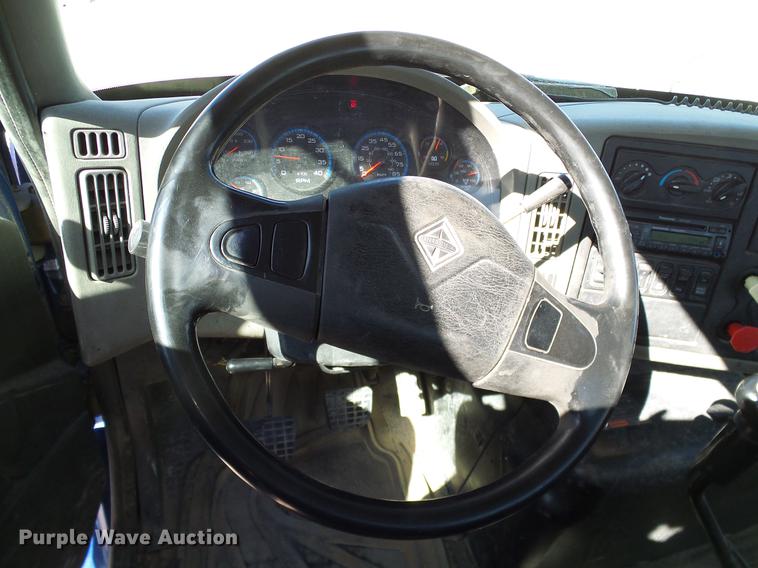 image for item DA6984 2010 International TranStar 8600 semi truck