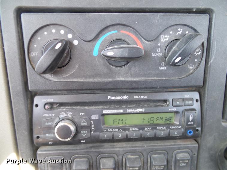 image for item DA6984 2010 International TranStar 8600 semi truck