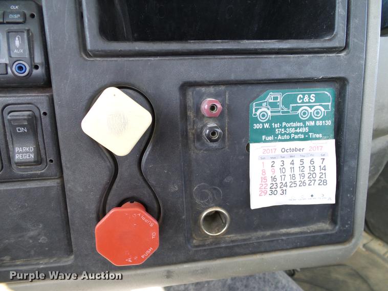 image for item DA6984 2010 International TranStar 8600 semi truck