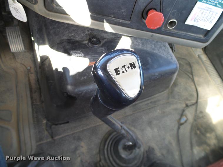 image for item DA6984 2010 International TranStar 8600 semi truck