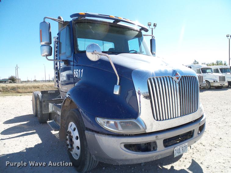 image for item DA6984 2010 International TranStar 8600 semi truck