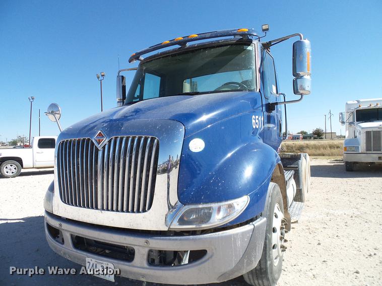 image for item DA6984 2010 International TranStar 8600 semi truck