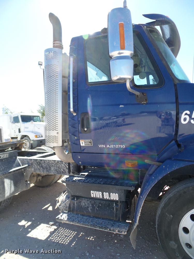 image for item DA6984 2010 International TranStar 8600 semi truck