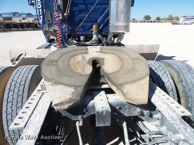 image for item DA6984 2010 International TranStar 8600 semi truck