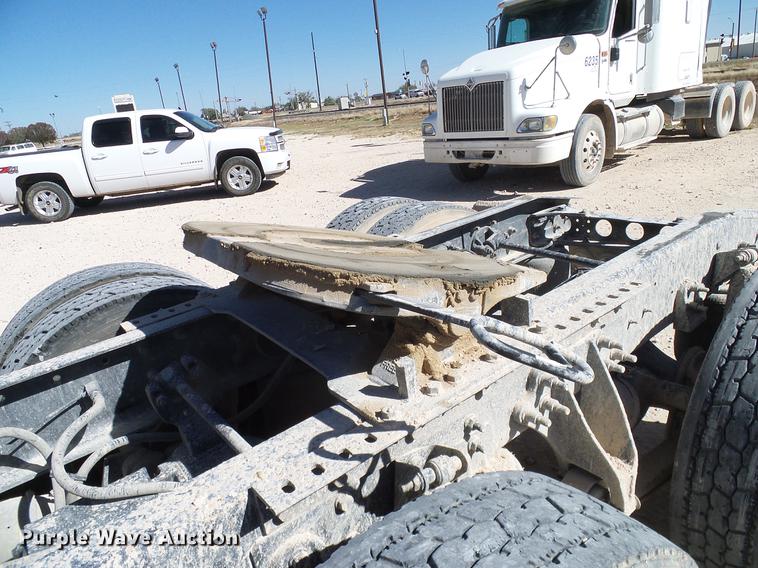 image for item DA6984 2010 International TranStar 8600 semi truck