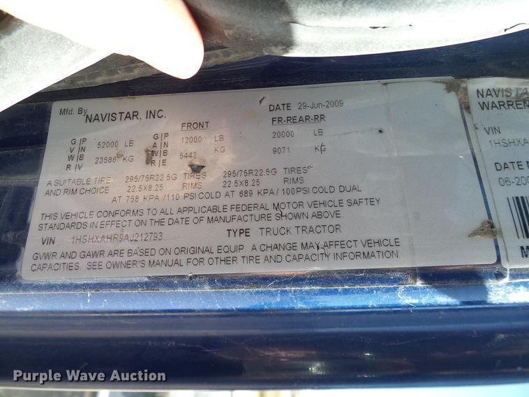 image for item DA6984 2010 International TranStar 8600 semi truck