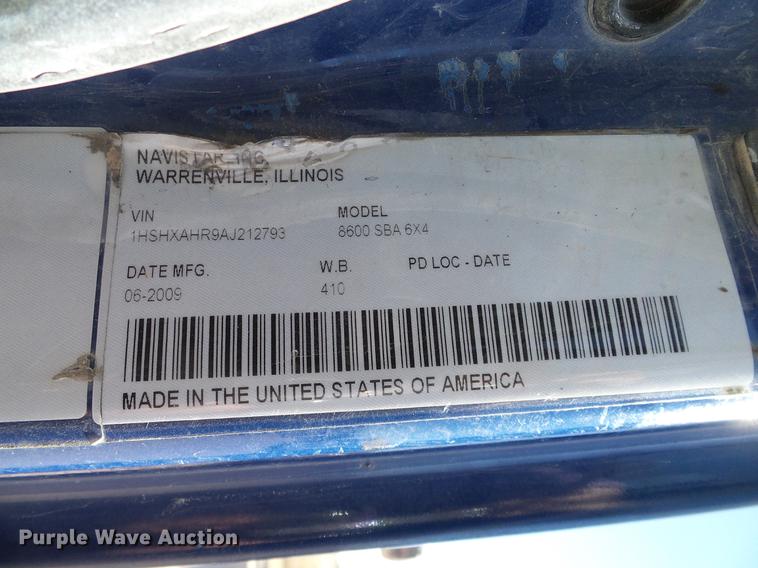 image for item DA6984 2010 International TranStar 8600 semi truck