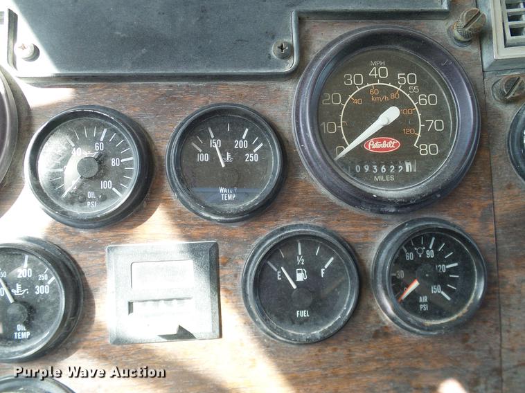 image for item DA6985 1998 Peterbilt 377 semi truck
