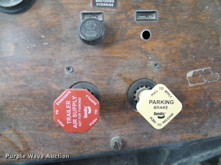 image for item DA6985 1998 Peterbilt 377 semi truck