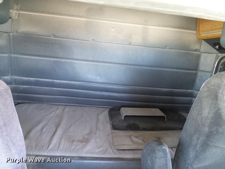 image for item DA6985 1998 Peterbilt 377 semi truck