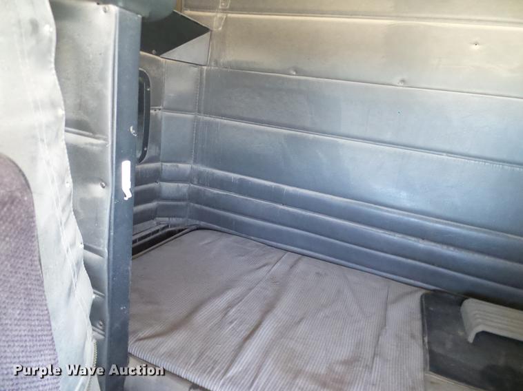 image for item DA6985 1998 Peterbilt 377 semi truck